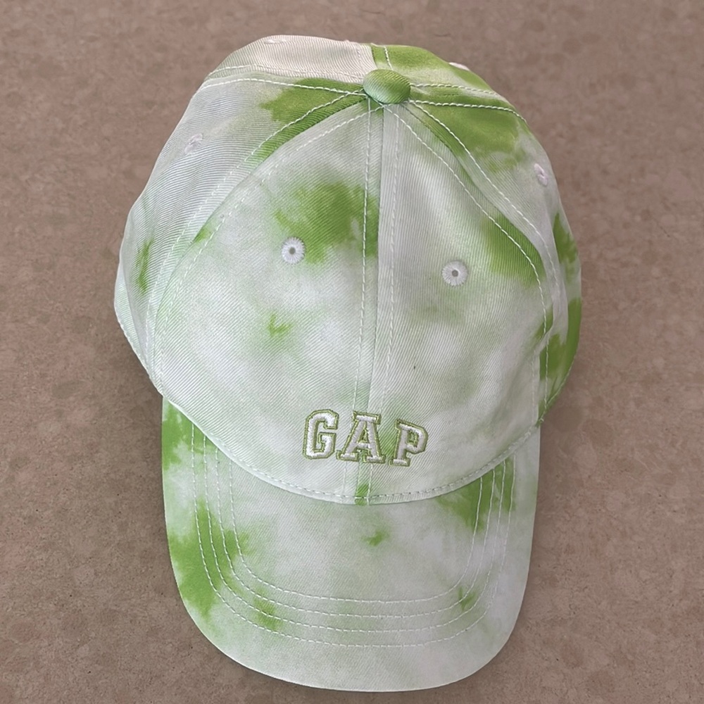 NWT! Gap tie-dyed kids hat - size S/M